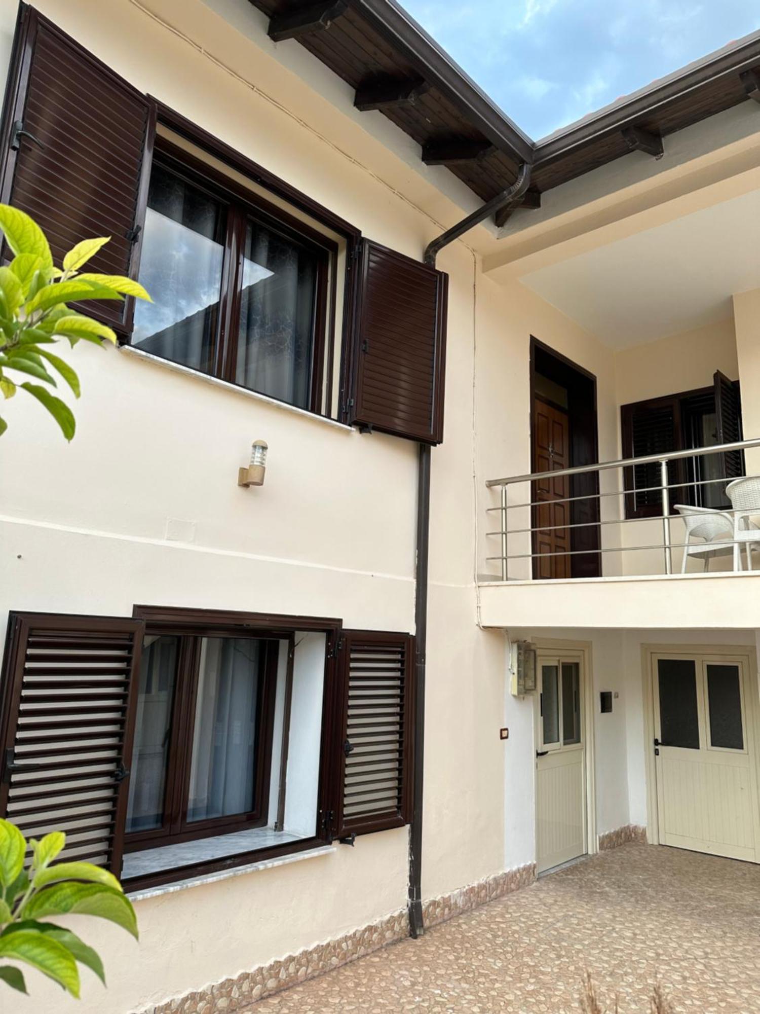 Elby Apartments เบราท ภายนอก รูปภาพ